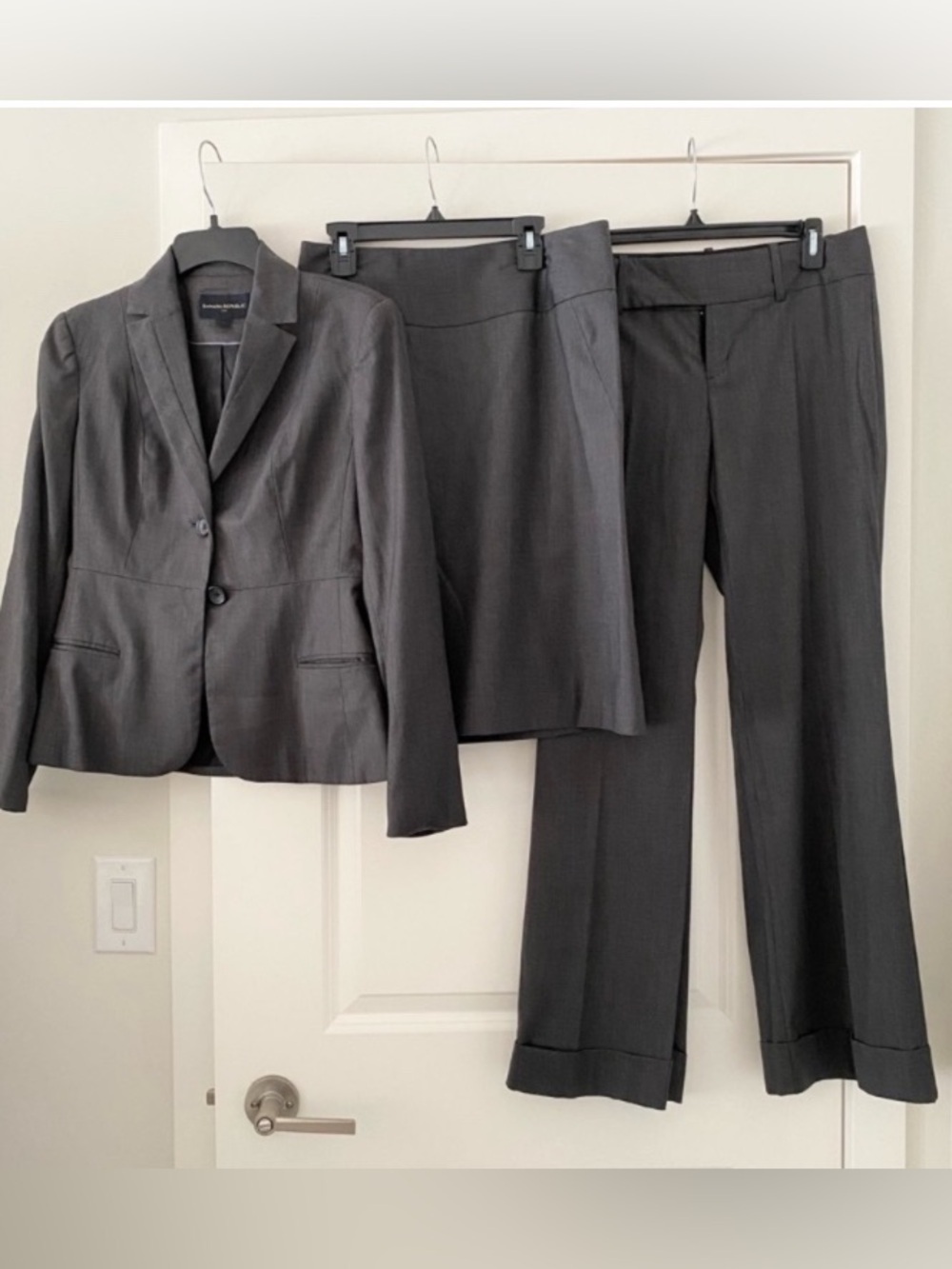 Banana Republic Charcoal Women’s 3-Piece Suit Set (Jacket, Skirt, Pants) Size 2